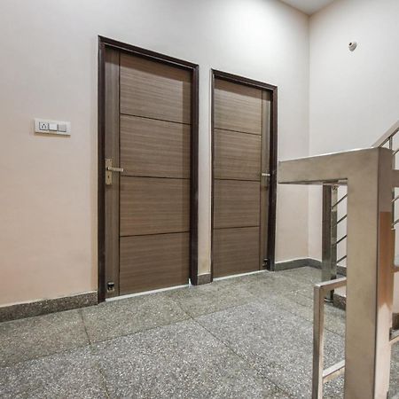 Hotel O Hi Tech Pancskula Kültér fotó
