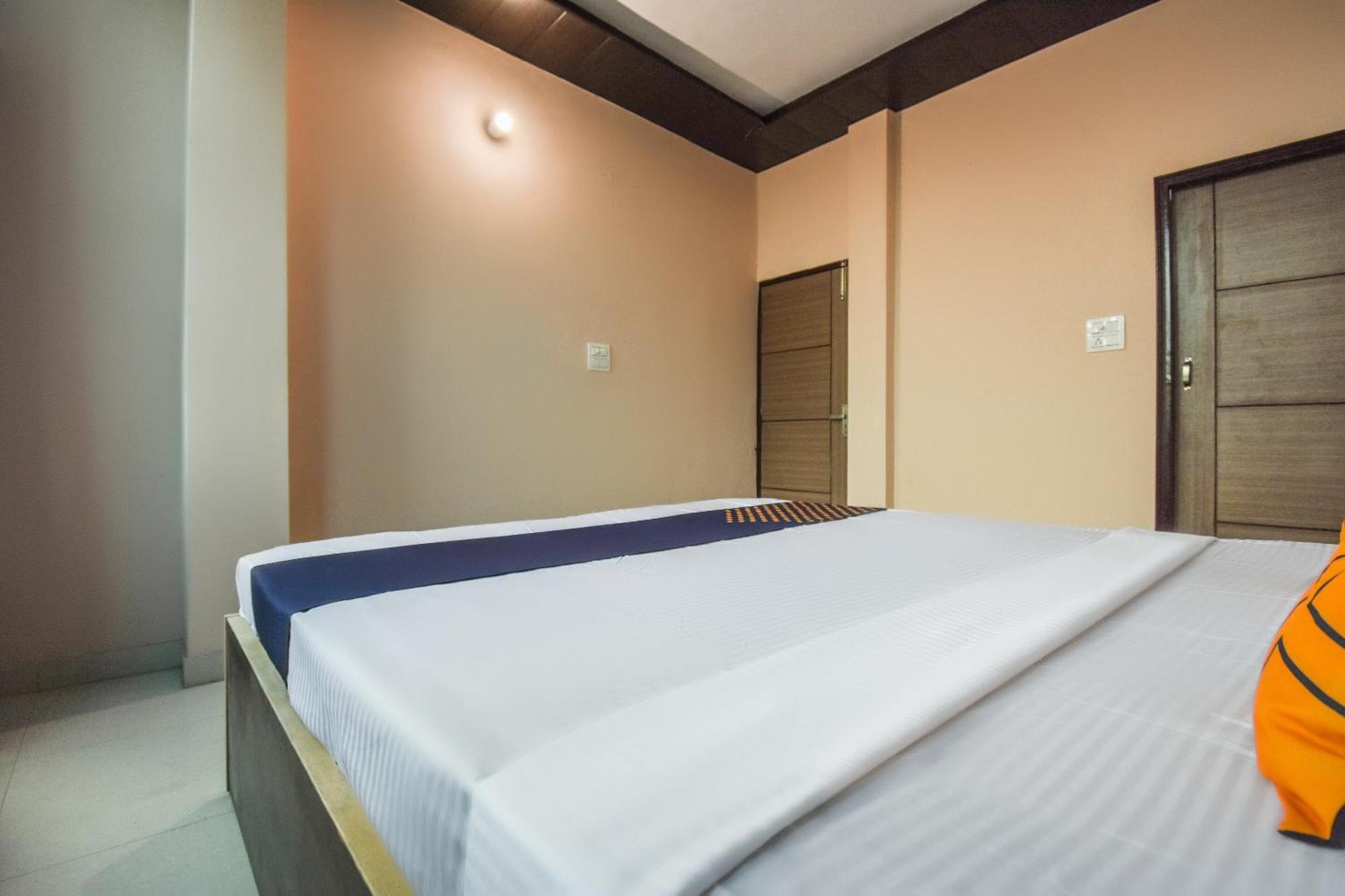 Hotel O Hi Tech Pancskula Kültér fotó