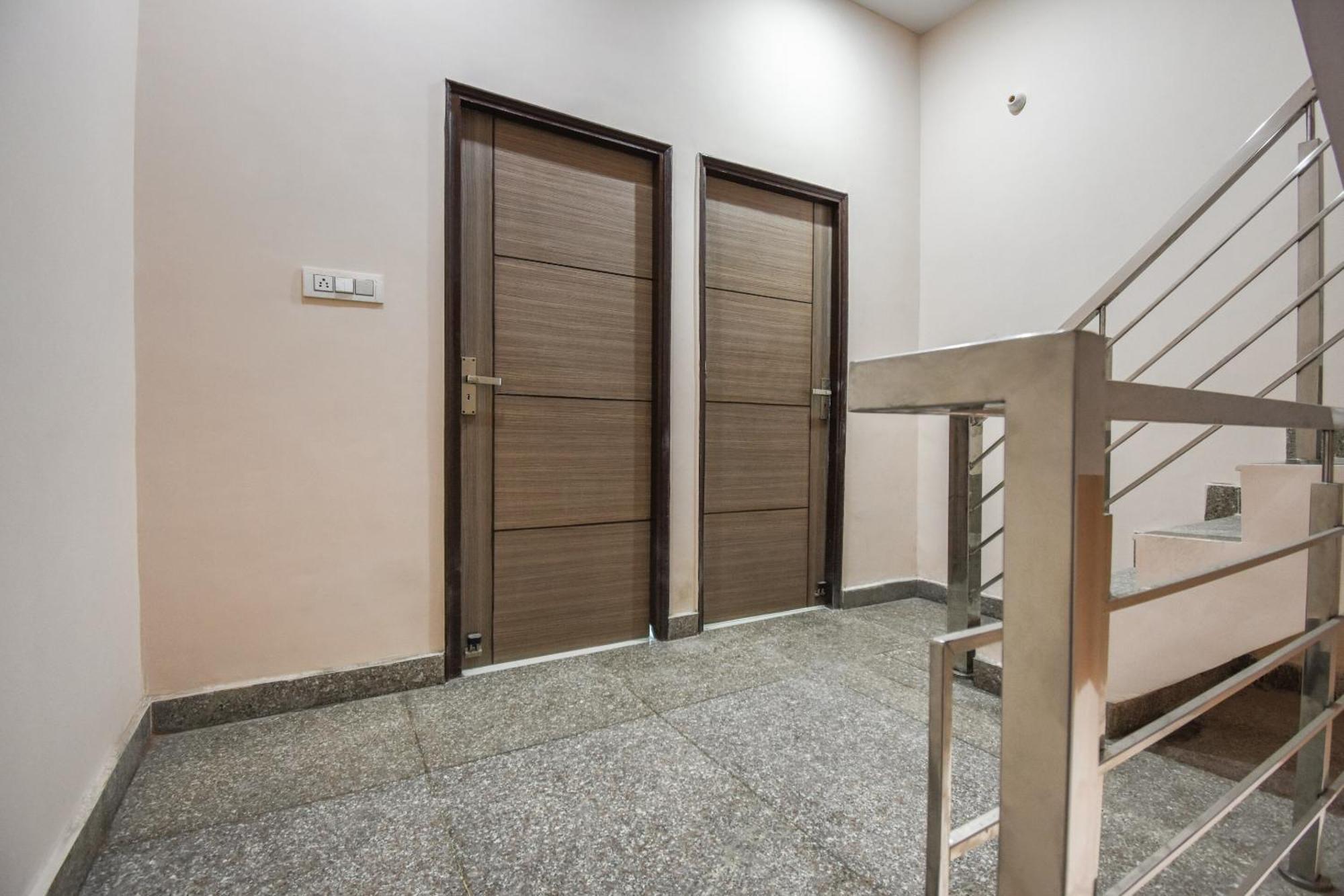 Hotel O Hi Tech Pancskula Kültér fotó